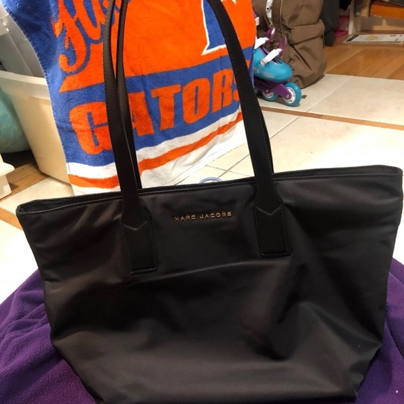 NWT Marc Jacobs black over the shoulder tote bag - Picture 2 of 6